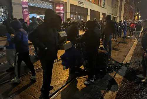 Alta tensione a Dublino. "Ci saranno nuovi scontri".  La polizia nella bufera