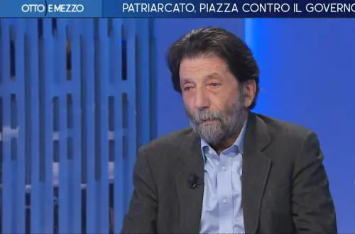 "Assurdo bloccare i rapporti". Cacciari condanna i boicottaggi dei collettivi