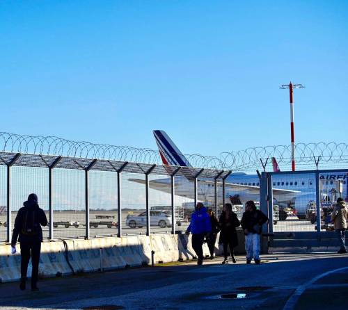 L’arrivo di Turetta all’aeroporto Marco Polo di Venezia