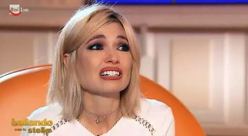 "Io sono fragile...". Carlotta Mantovan contro la giuria di Ballando con le Stelle 