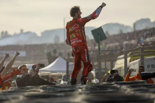 MotoGP Valencia, cade Martin e Bagnaia si laurea campione del mondo