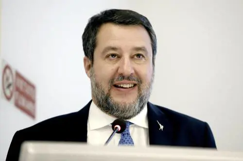 Venerdì c'è l'ennesimo sciopero. Salvini in tackle: "Mi opporrò"