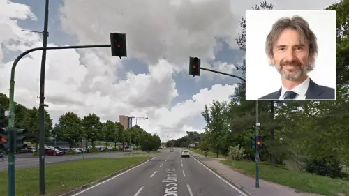 Uno dei semafori in corso Unità d'Italia a Torino e accanto la foto dell'agente immobiliare Marco Nebiolo.