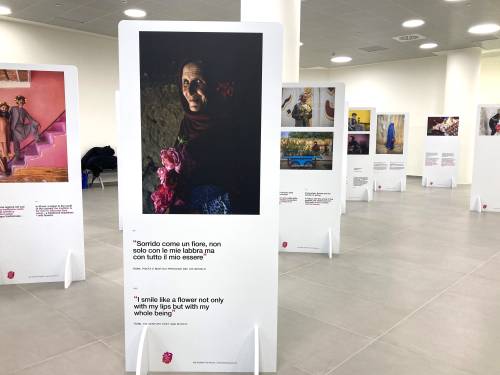 "Rose sotto le spine", foto dell'Afghanistan fra bellezza e speranza in mostra a Linate