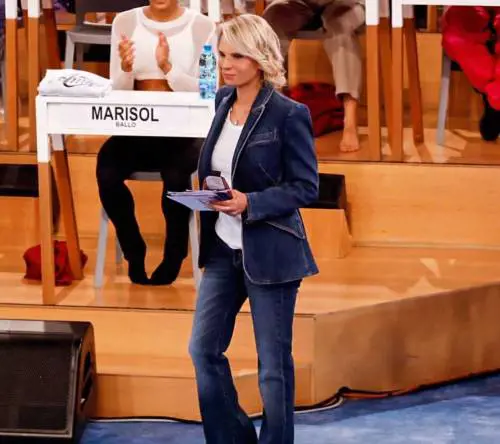 Decisione clamorosa, due allievi al serale: le anticipazioni di Amici 2024