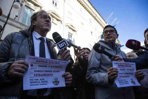 Bonelli e la parabola verde (d'imbarazzi): dallo scandalo Soumahoro all'accusa di patriarcato
