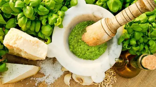 Il mondo in gara per il pesto alla genovese