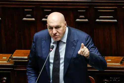 Magistratura, Crosetto avverte: "Sono emerse tendenze preoccupanti"