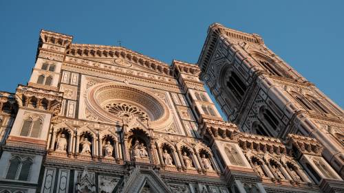 Ultimo sfregio: interrompono la messa in Duomo