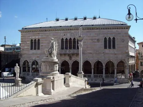 Udine è la città in cui si vive meglio nel 2023. Milano nella top 10: ecco le altre province