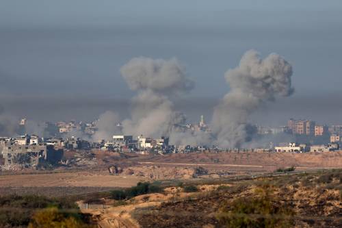 Tank, bombe e blackout: prosegue l'offensiva di Israele a Gaza
