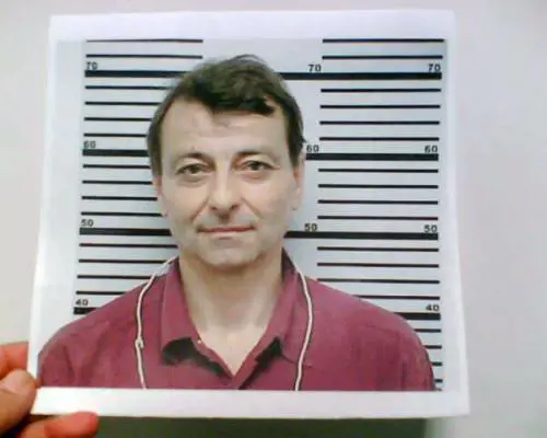 Battisti ora vuol ottenere benefici. L'ira dei familiari delle vittime