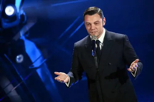 "Forse non sono all’altezza delle vecchie aspettative". Lo sfogo di Tiziano Ferro su Instagram