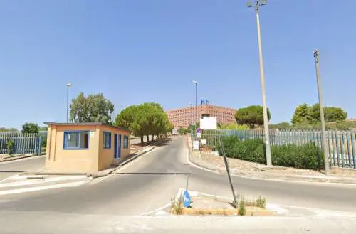 Il marito le getta addosso dell'acido durante un agguato in casa: donna in ospedale ad Agrigento