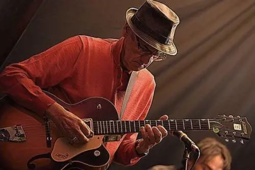 È morto il chitarrista Jimmy Villotti: suonò con Dalla, Guccini e Morandi