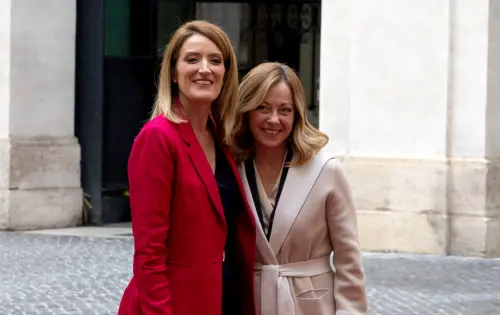 "Con lei l'Italia conta". Metsola incorona la Meloni