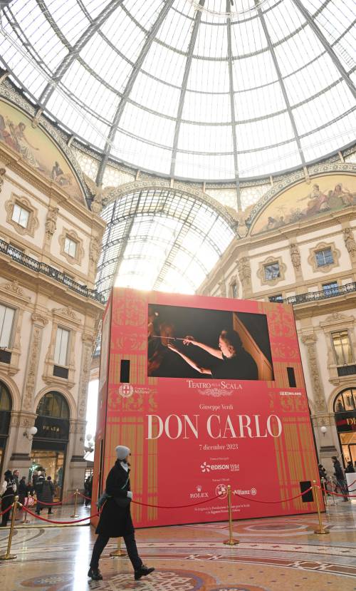Il "Don Carlo" alla Scala: schermi in tutta Milano