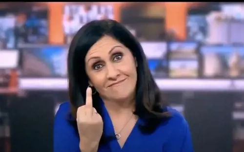 "Dito medio in diretta": bufera sulla conduttrice della Bbc