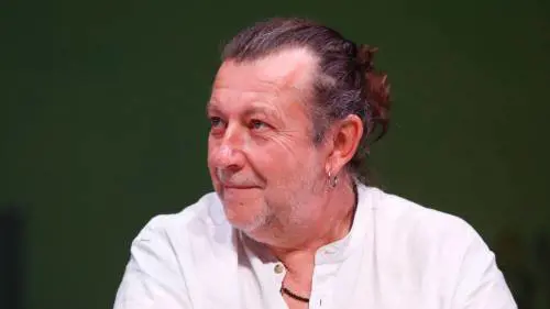 I finti salvataggi di Casarini: dei soldi dietro i soccorsi