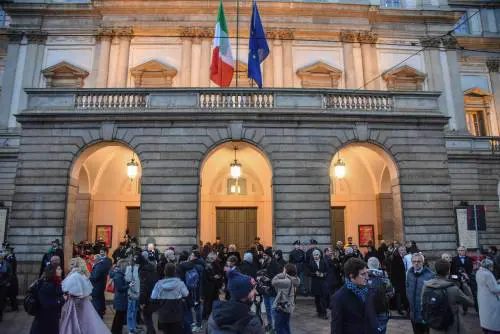 Loggionisti identificati, la Questura smonta la sinistra: "Motivi di sicurezza"