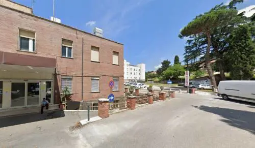 Vanno a trovare la madre in ospedale ma scoprono che è morta: "Il letto era vuoto"
