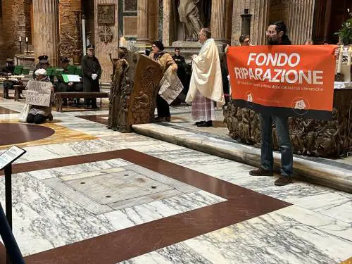 Un'altra messa interrotta: gli ecoteppisti al Pantheon