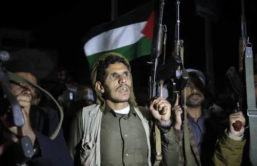 Pronti 80 mila uomini: si studiano i "boots on the ground" per la guerra gli Houthi