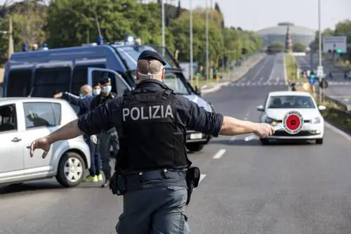 Sicurezza, Piantedosi: "A Pasqua misure rafforzate in aeroporti, stazioni e luoghi di culto"