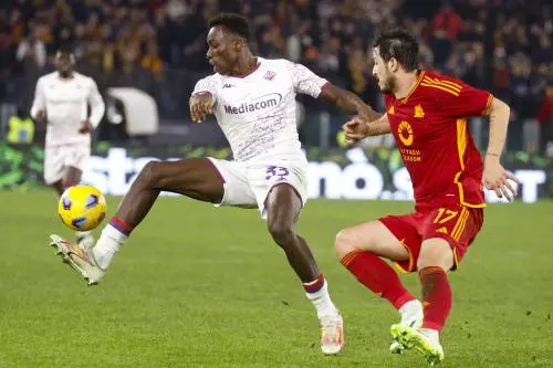 Una Roma in 9 strappa un punto alla Fiorentina: Lukaku segna poi è espulso