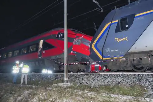 Scontro tra treni a Faenza, sul Frecciarossa c'era l'ad di Rfi. "Non è intervenuto"