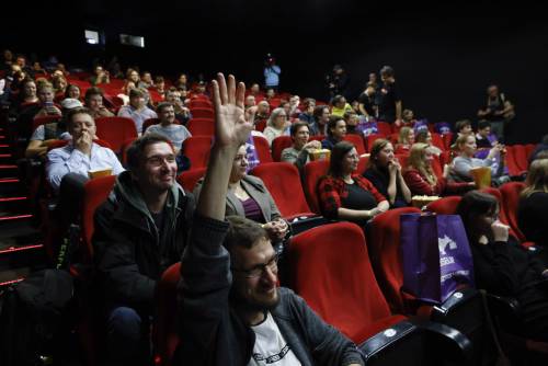 Perché il biglietto del cinema in Italia costa meno che all'estero