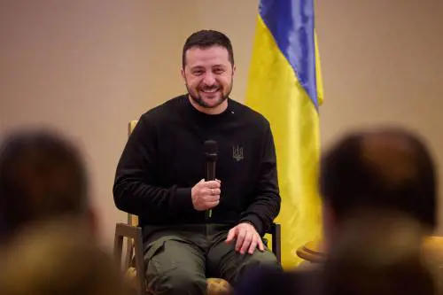 Zelensky a Washington in missione per gli aiuti. "I ritardi assist a Putin"