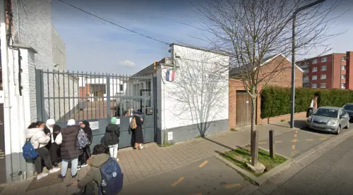 Francia, stretta sulle scuole islamiche: stop ai fondi per i licei musulmani