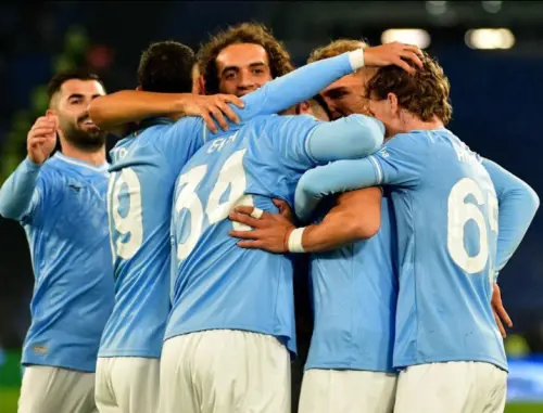 La Lazio di Maurizio Sarri è chiamata a rispondere all'appello spagnolo: vincere a Madrid significa la testa del girone, dopo 24 anni (via Lazio)