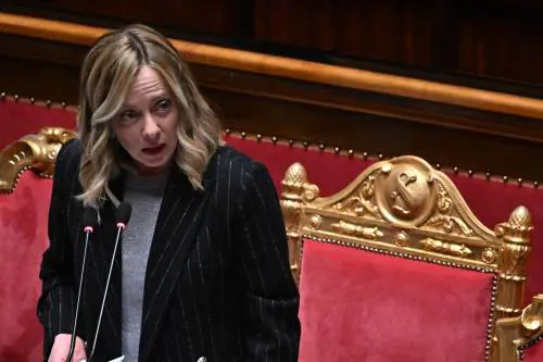 "Sindrome otolitica". La conferenza stampa di Meloni rinviata al 4 gennaio