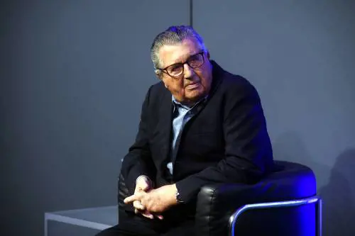 Nuovi deliri di De Benedetti che torna a colpire Berlusconi