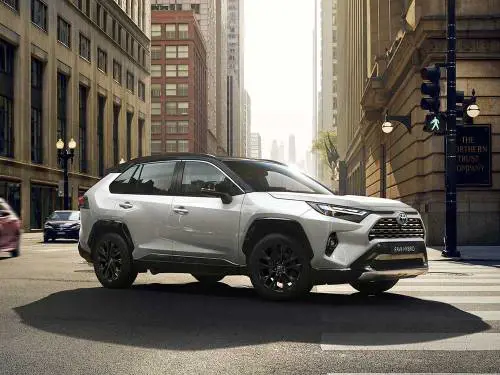Toyota RAV4, perché sceglierla e perché no?
