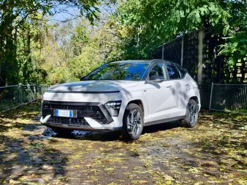 Nuova Hyundai Kona Hybrid: più grande e tecnologica, cresce la qualità – La prova 