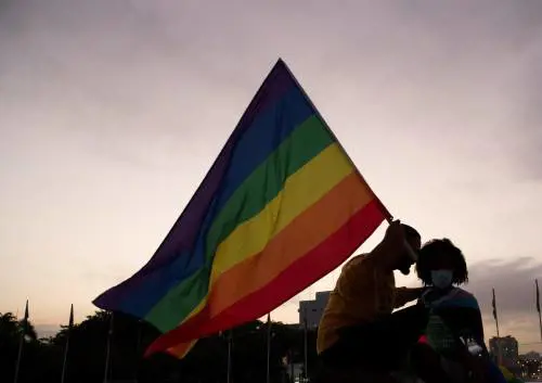 “Centro per migranti Lgbtq”. L’ultima trovata della sinistra pro-accoglienza a Napoli