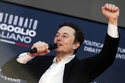 “Indecente e reazionario”, “Destra ipocrita". Il veleno della sinistra contro Musk e Meloni