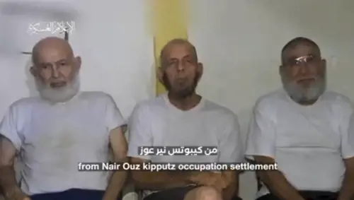 "Non vogliamo morire". Ora Hamas usa l'arma degli ostaggi anziani