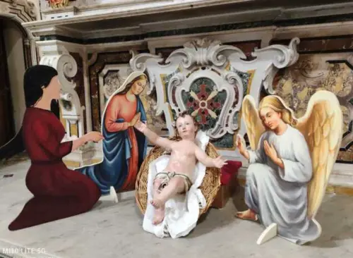 "Presepe arcobaleno". E il prete pro Lgbt mette due mamme