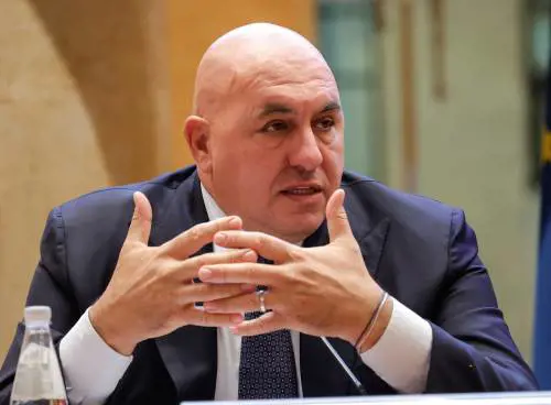 "È tempo di una soluzione politica". Ucraina, Crosetto apre alla diplomazia