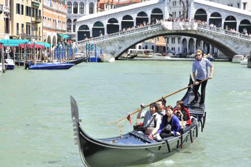 Riparte il turismo italiano. Santanché: "introiti dall'estero record"