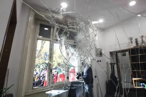 "Mo famo la guerra". Tensione in aula dopo le condanne agli esponenti di Forza Nuova per l'assalto alla Cgil