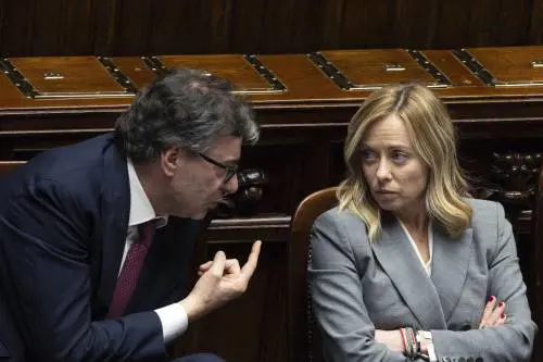 Patto di stabilità, il sì a malincuore della Meloni: "Meglio del passato". Ignari i ministri al Colle