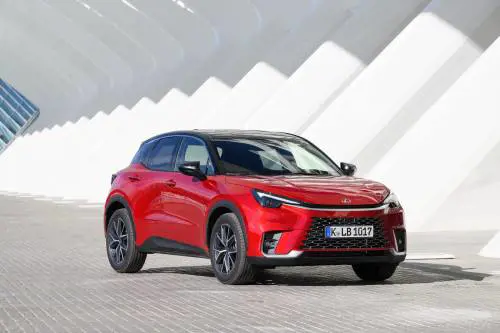 Nuova Lexus LBX: prezzi e caratteristiche