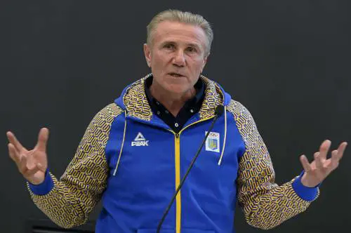 La caduta dello "zar volante" Sergej Bubka, accusato di fare affari con i russi