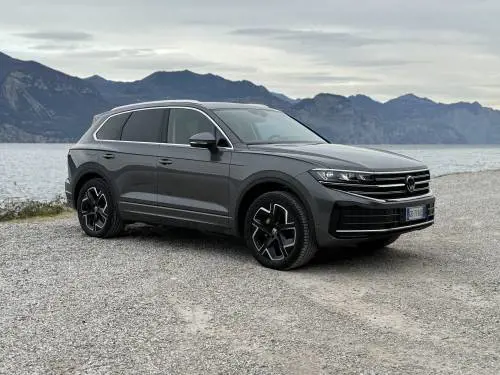 Volkswagen Touareg 2024, guarda la video prova in anteprima 