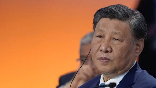 Parigi, tappeto rosso per Xi. Macron: "Tregua olimpica"